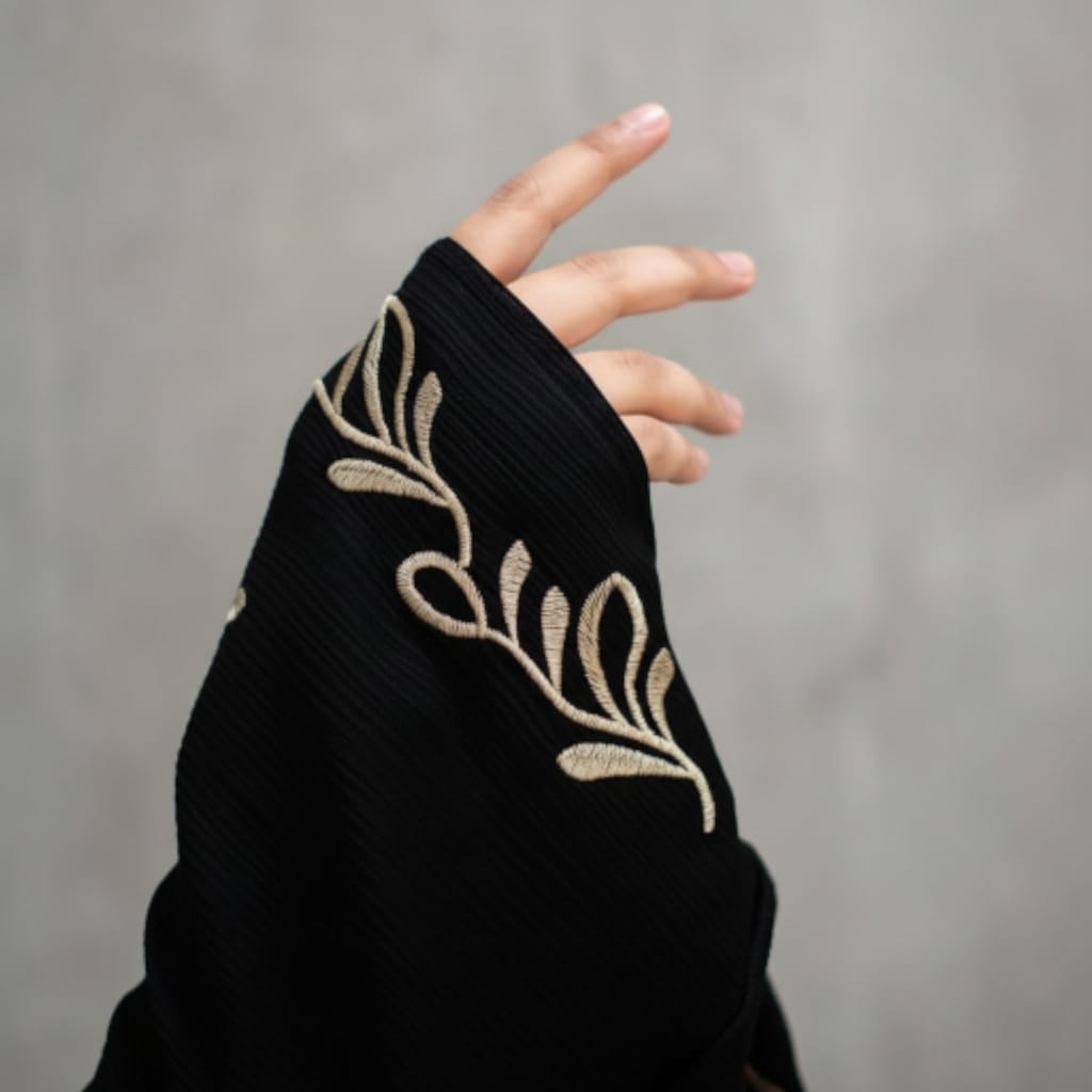 Nooraya Everyday Elegance Embroidered Abaya